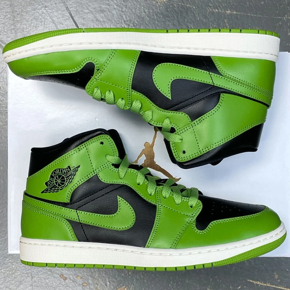 Air Jordan 1 Mid Retro Altitude Green BQ6472-031 WMNS Black - Picture 2 of 11